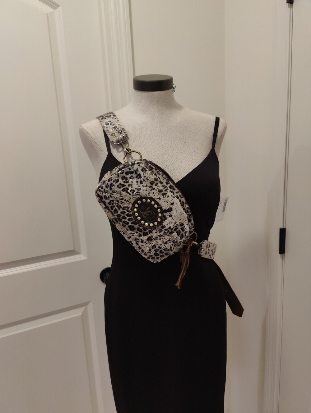 Keep It Gypsy Leopard Print Crossbody Belt Bag  Western-style upcycled LV Patch - Picture 14 of 16